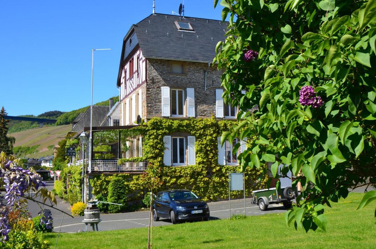 Weingut Erbes-Henn Hotell Ürzig Eksteriør bilde